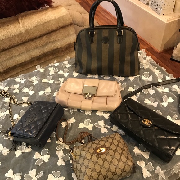 SOLD! 100% authentic Balenciaga clutch - Picture 1 of 5